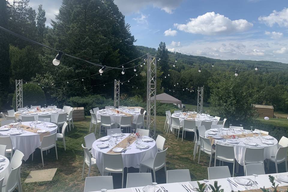 Diner en extérieur 2/3