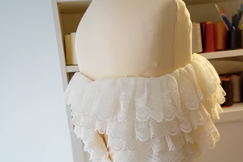 Robe satin duchesse et dentell