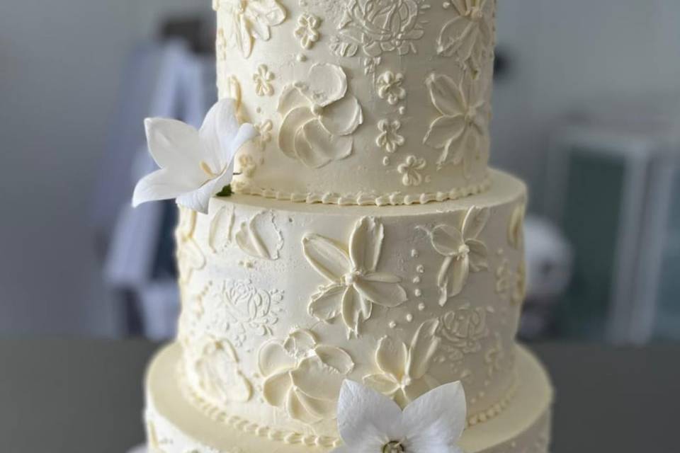 Wedding cake décor au couteau
