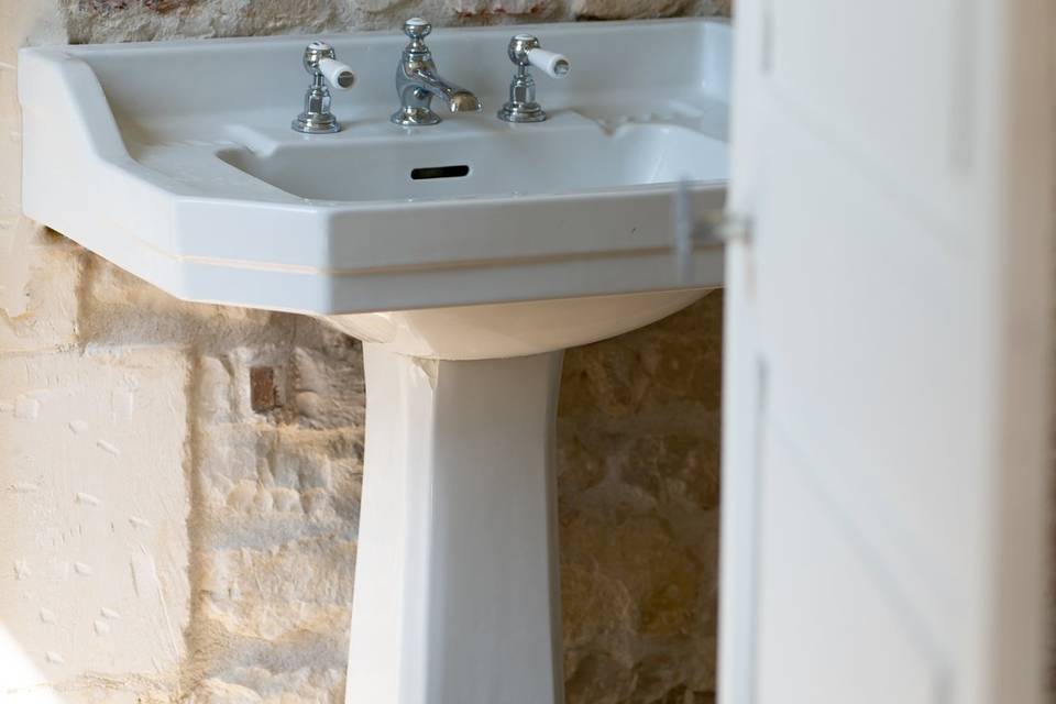 Salle de bain blanche