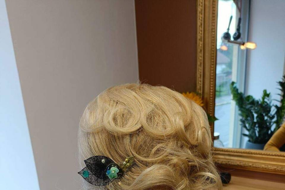 La Coiffure de Mariage by Audrey Bar