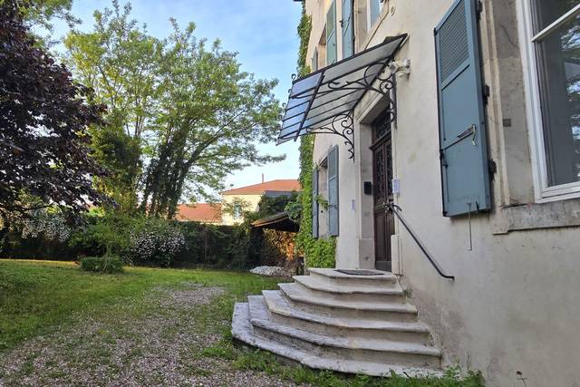 Entrée grande maison de maitre