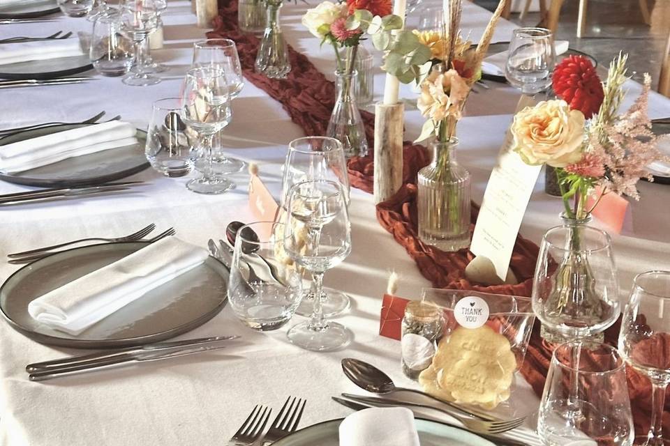 Chemin de table fleuri