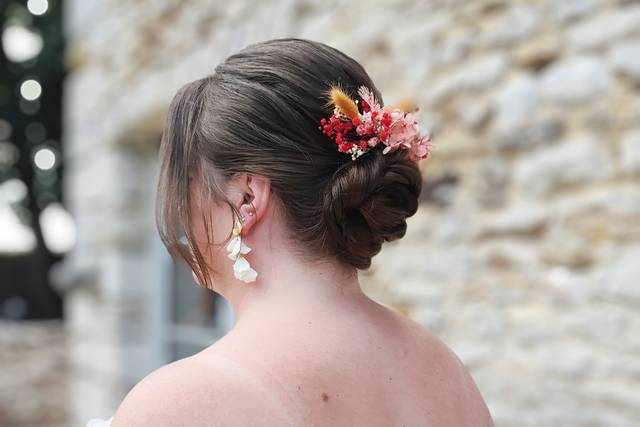 Chignon bas fleuries