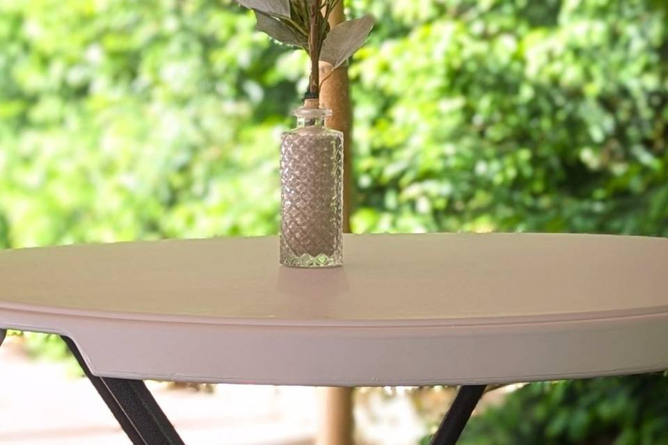 Vase strillé 1 fleur 1 feuilla