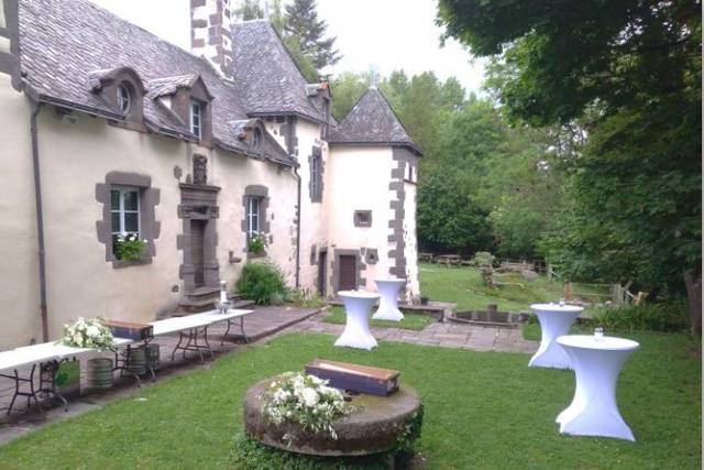 Vin d'honneur devant le Manoir