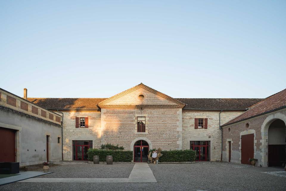 Cour