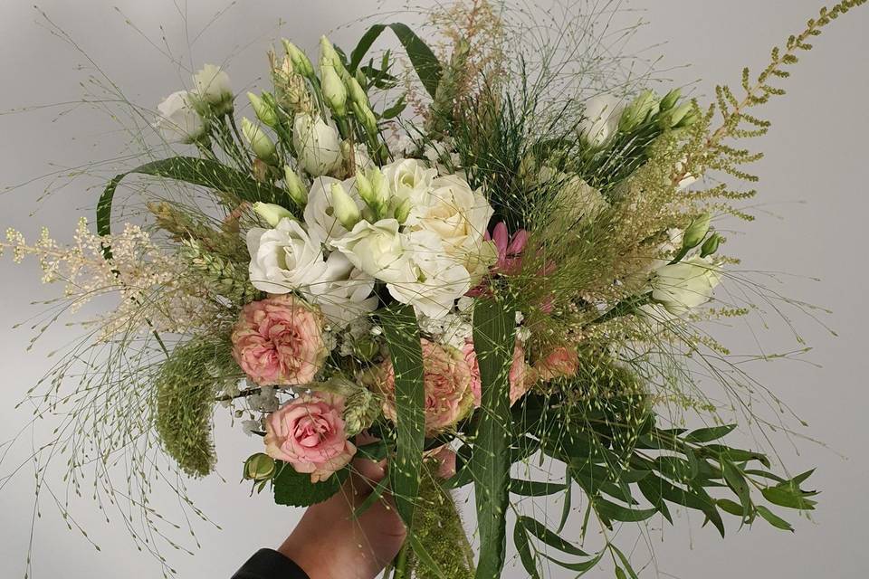 Bouquet de mariée flou