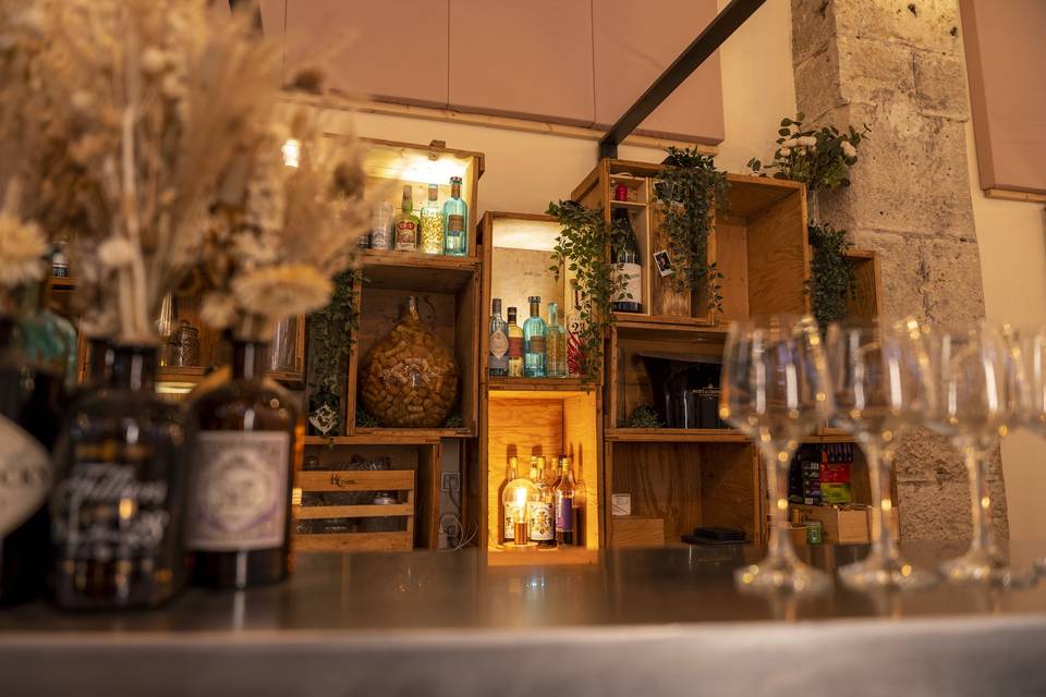 Back bar
