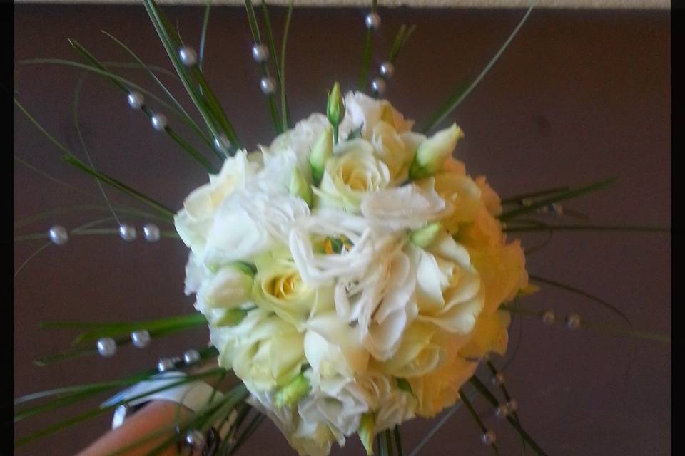 Bouquet blanc et perles