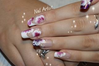 Nail Artist