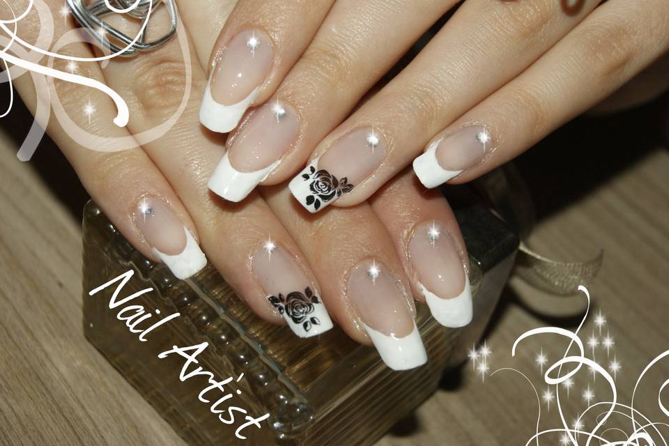 Nail Artist