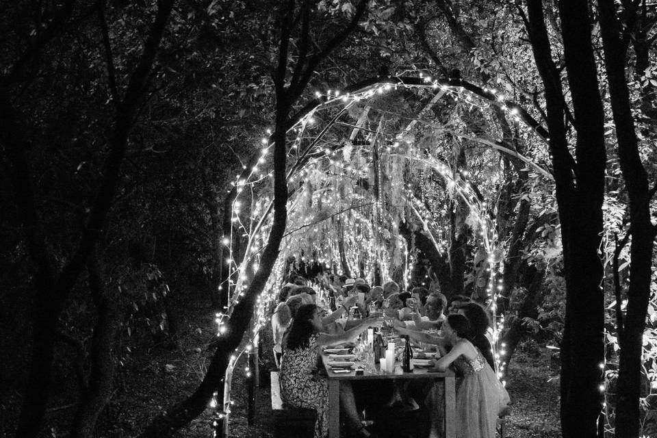 Diner sous tunnel de lumière