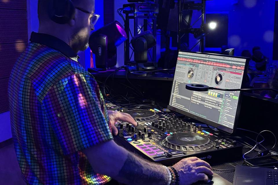 DJ GREG