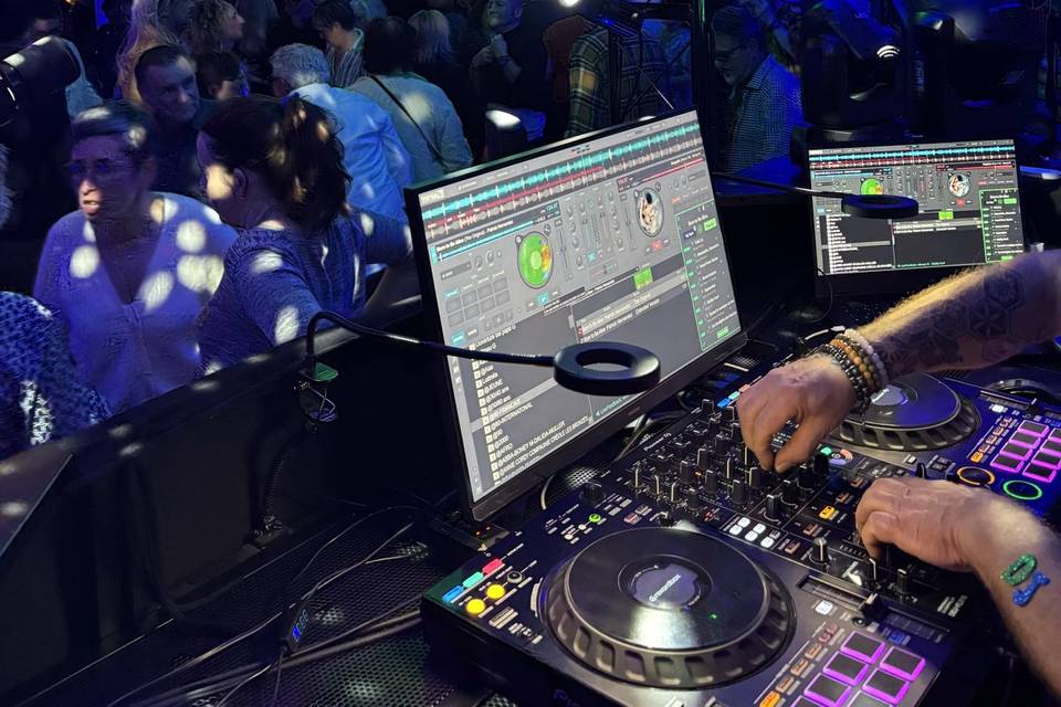 DJ GREG
