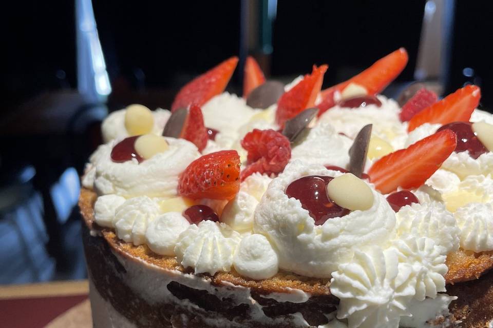 Layer cake fraises chocolat bl