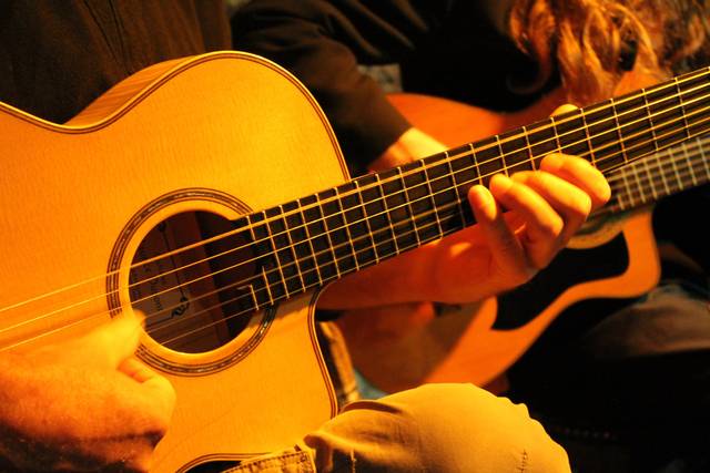 Guitares électro- acoustiques