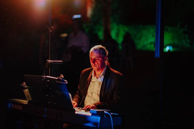 Julien, pianiste