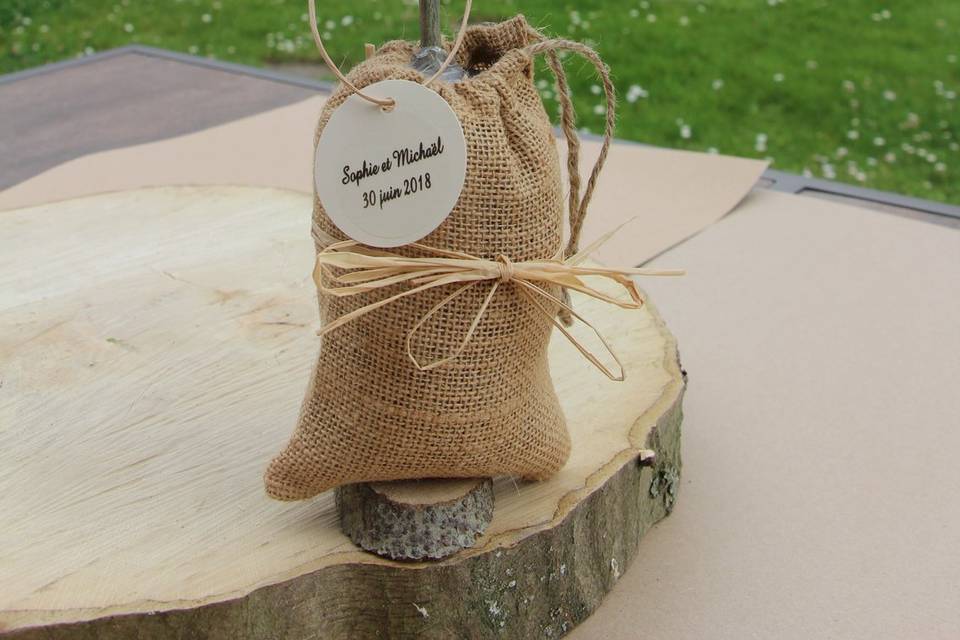 Petit plant d'arbre à offrir à ses invités de mariage