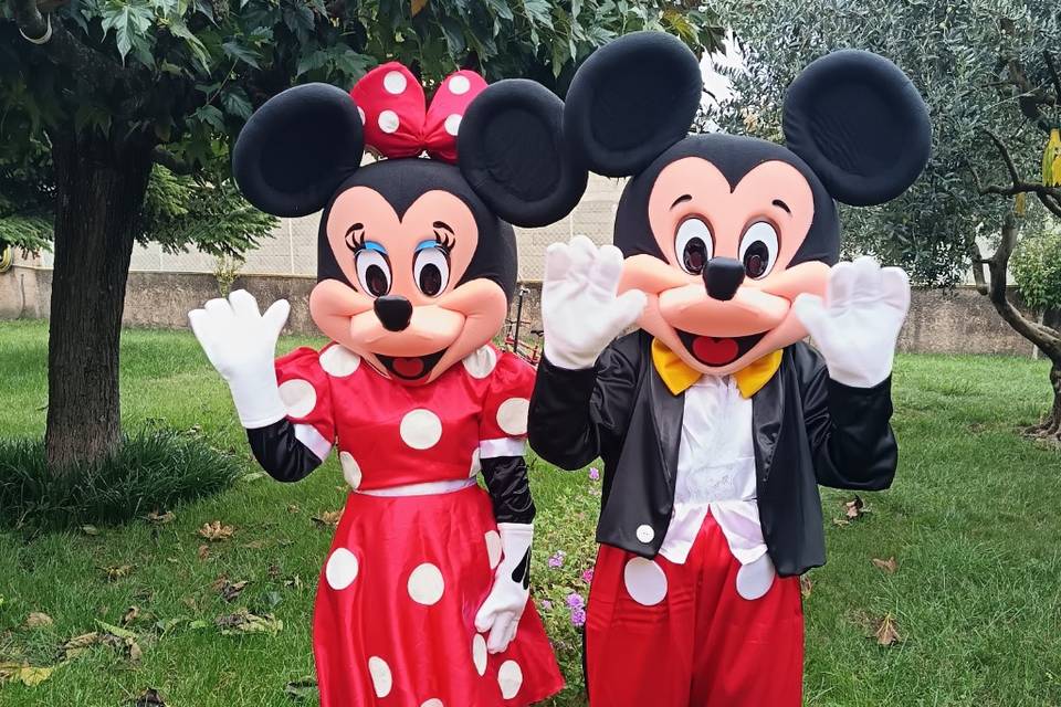 Nos mascottes en costume tradi