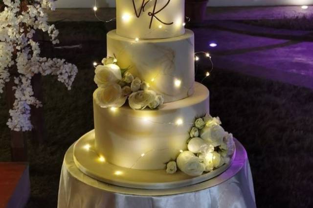 Wedding cake light flowers
