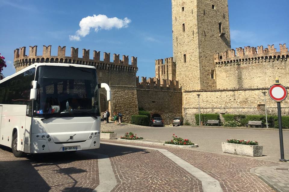 Bus 51 places (en Italie)