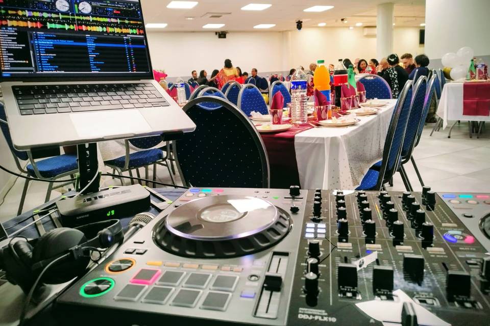 DJ DEV