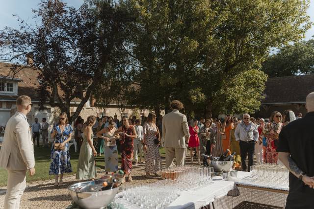 Le cocktail dans la cour