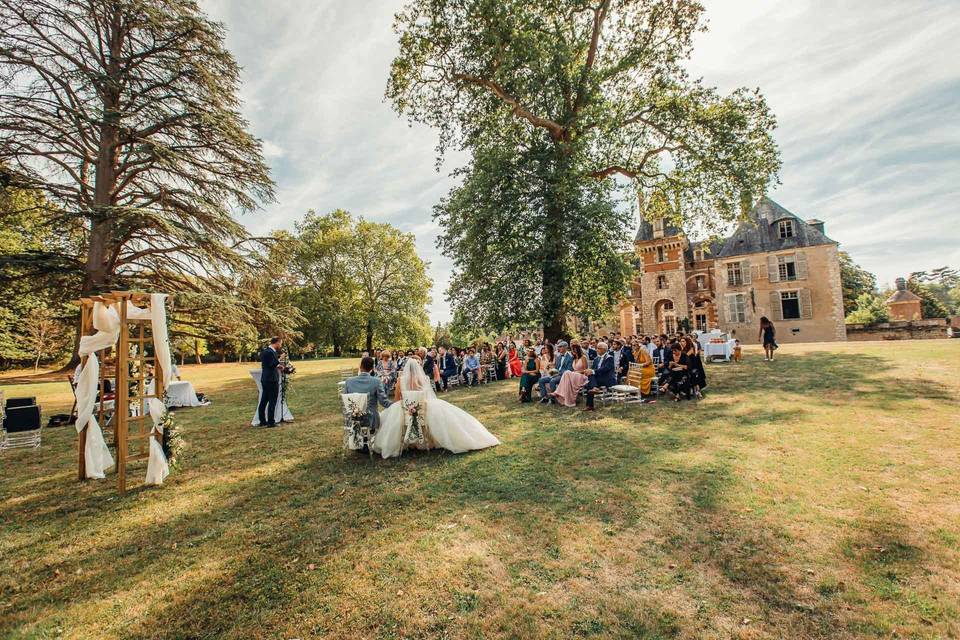 Aux abords du Château