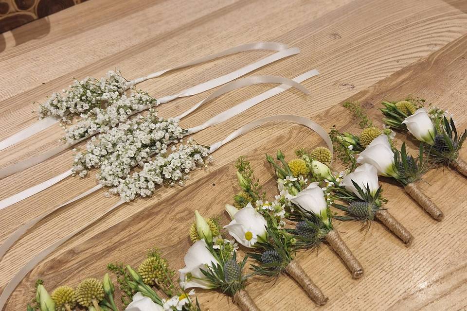 Boutonnières et bracelets