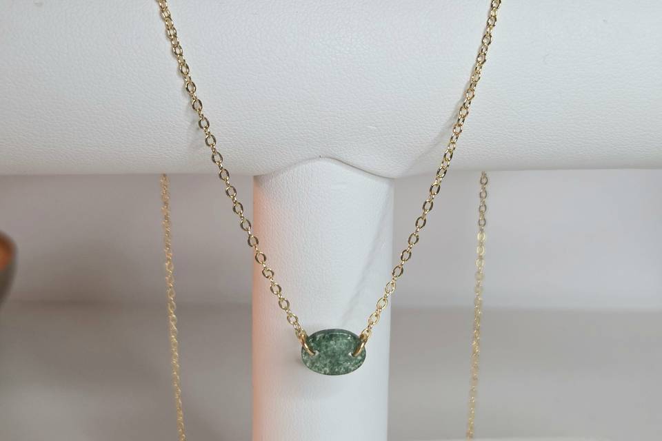 Collier avec pierre naturelle