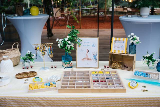 Le Wedding Charm Bar