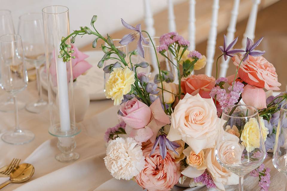 Centre table pastel
