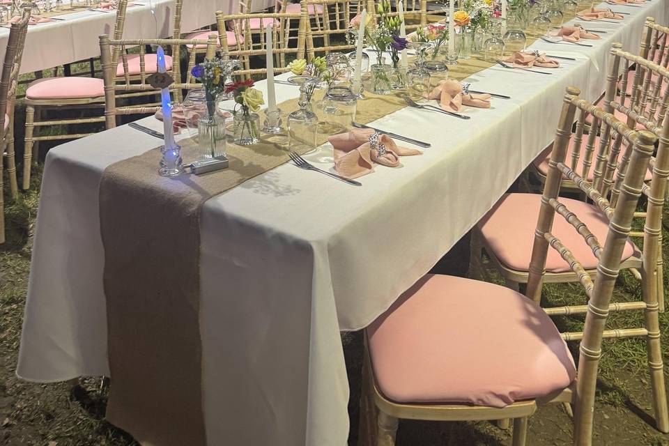 Extérieur sous tente berbère