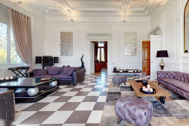 Salon