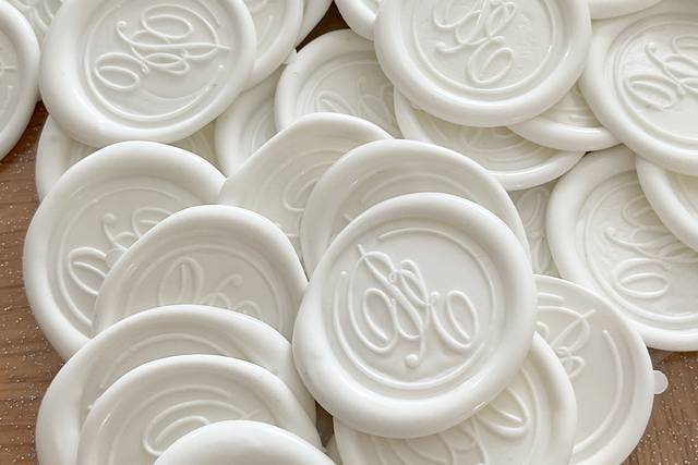Cachets de cire blancs
