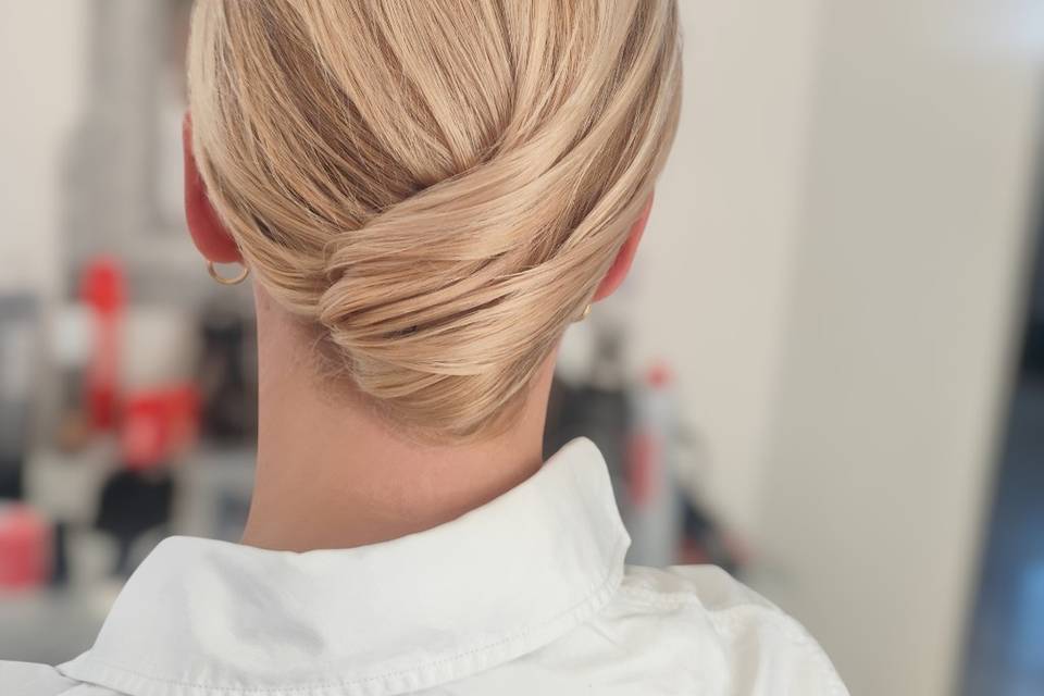 Chignon sur cheveux court