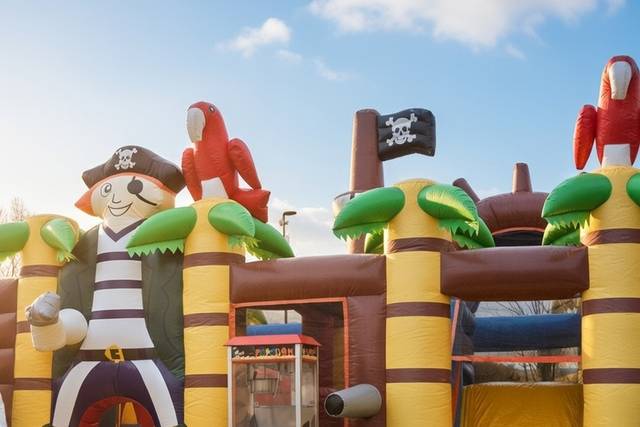 Château pirate gonflable