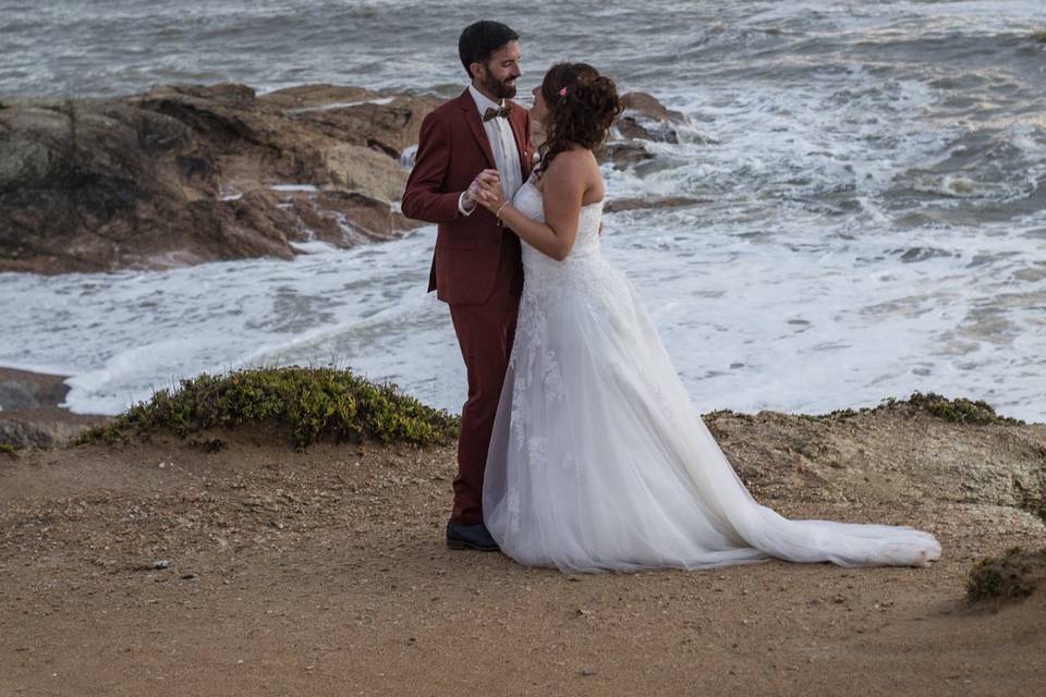 Couple en bord de mer