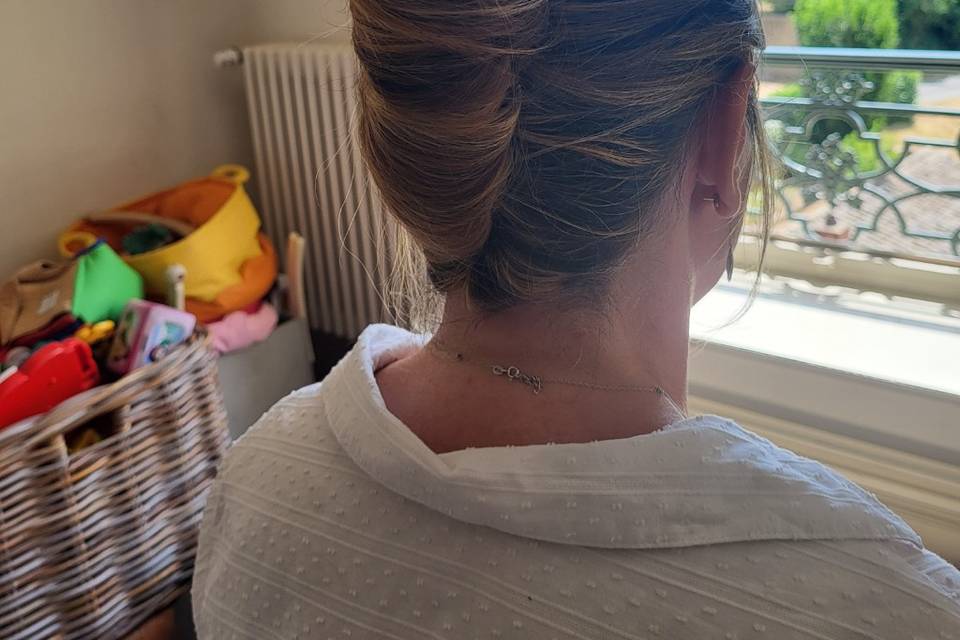 Chignon banane sur carré court