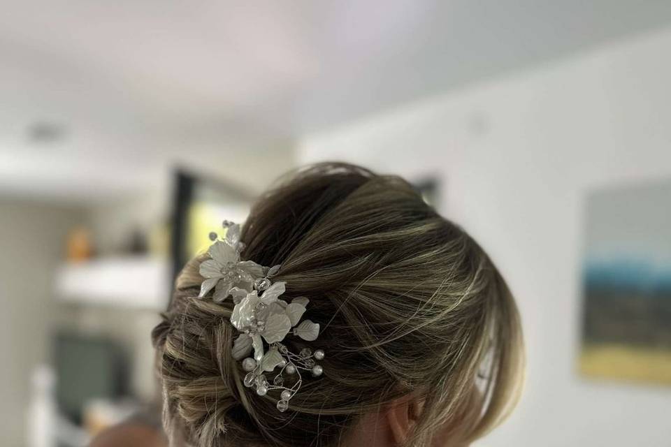 Chignon avec fleurs