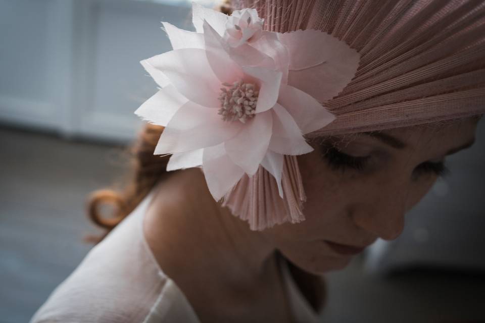 Headband nude à fleur