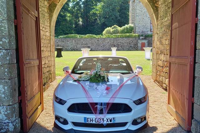 Jolie Voiture Des Mariés.