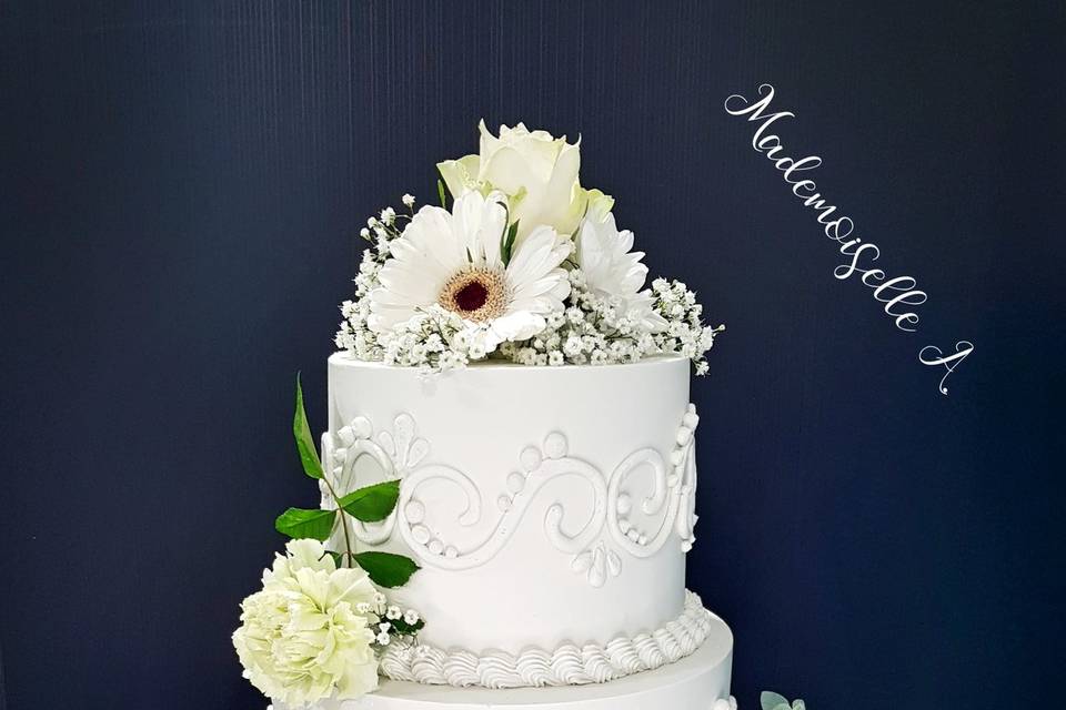 Vintage wedding cake