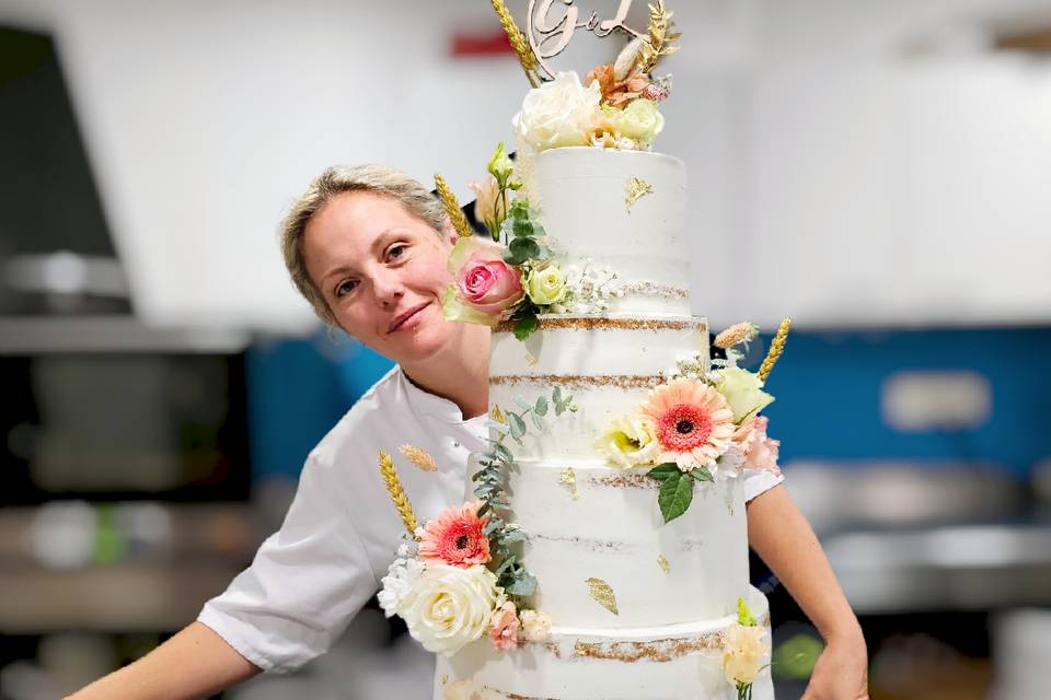 Nude wedding cake