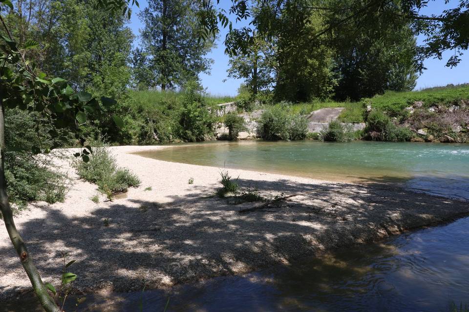 La plage et la rivière