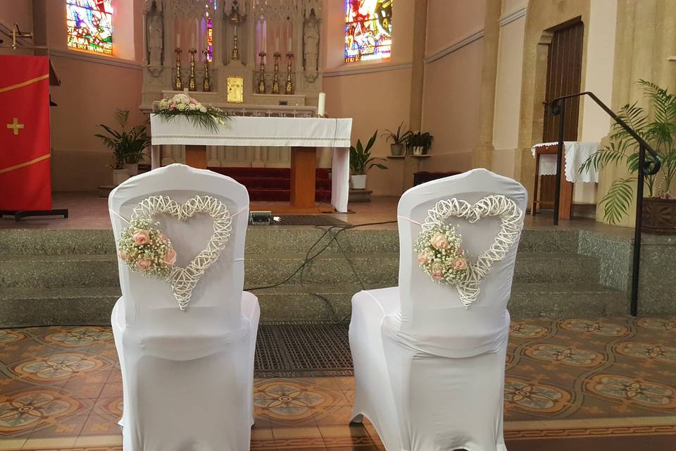 Chaises des mariés église