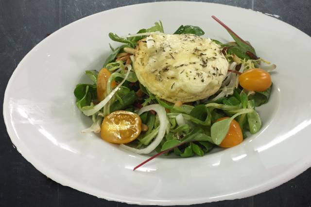 Salade chèvre chaud