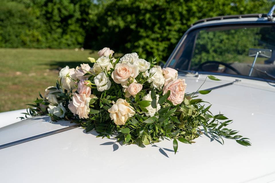 Voiture fleurie