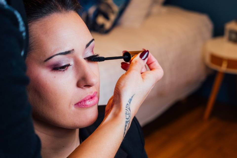 Makeup glamour